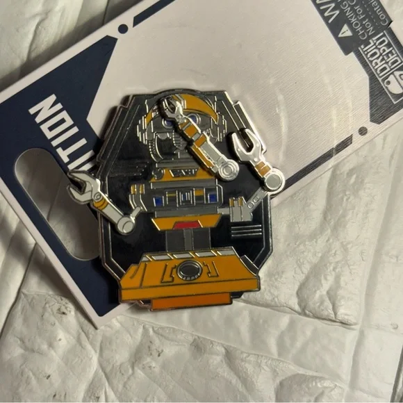 New Disney Pin Star Wars Galaxy's Edge Droid Depot RX -24 - Picture 8 of 9